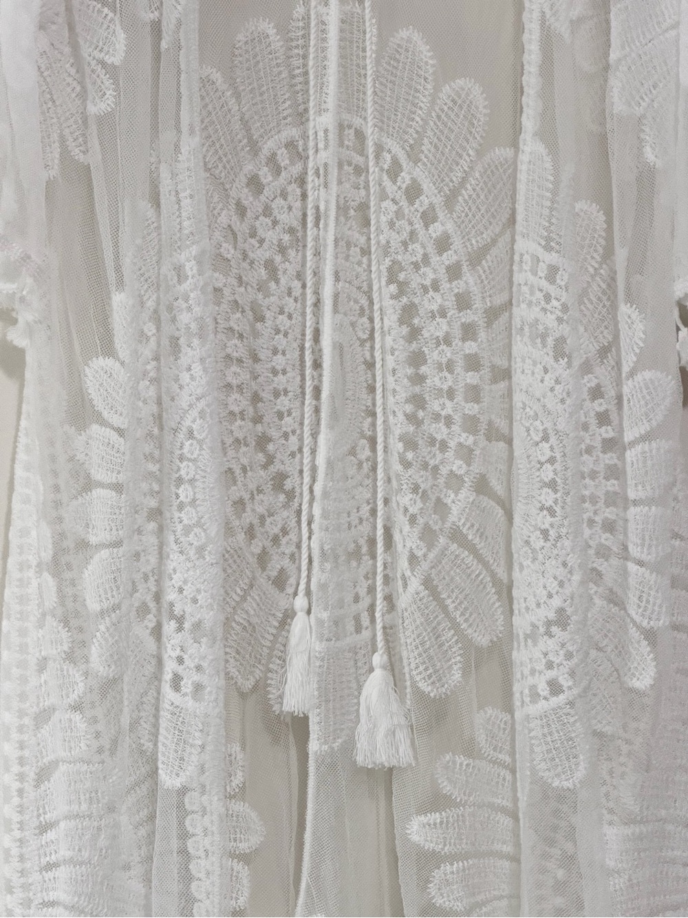 White Lace Boho Open-Front Kimono Cardigan with Waist Tie - Picture 3 of 10